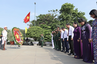HCM City leaders honor fallen heroes on April 30 anniversary
